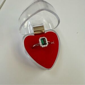 Elegant Silver and Green Gemstone Ring